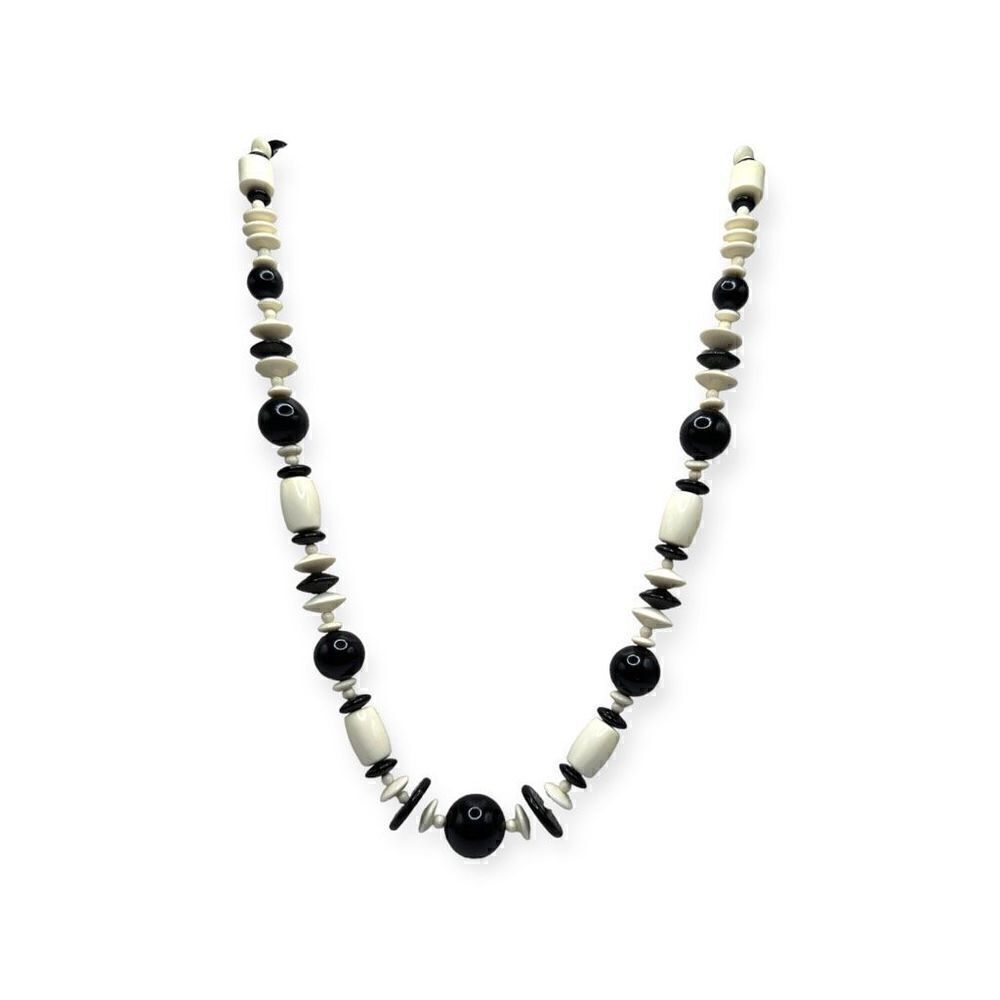 Vintage beaded black & white statement necklace 27 inches long lobster claw clos